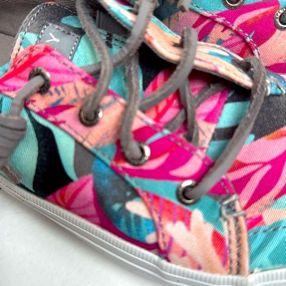 Sperry Crest Vibe Coral Sneakers. - Picture 9 of 12